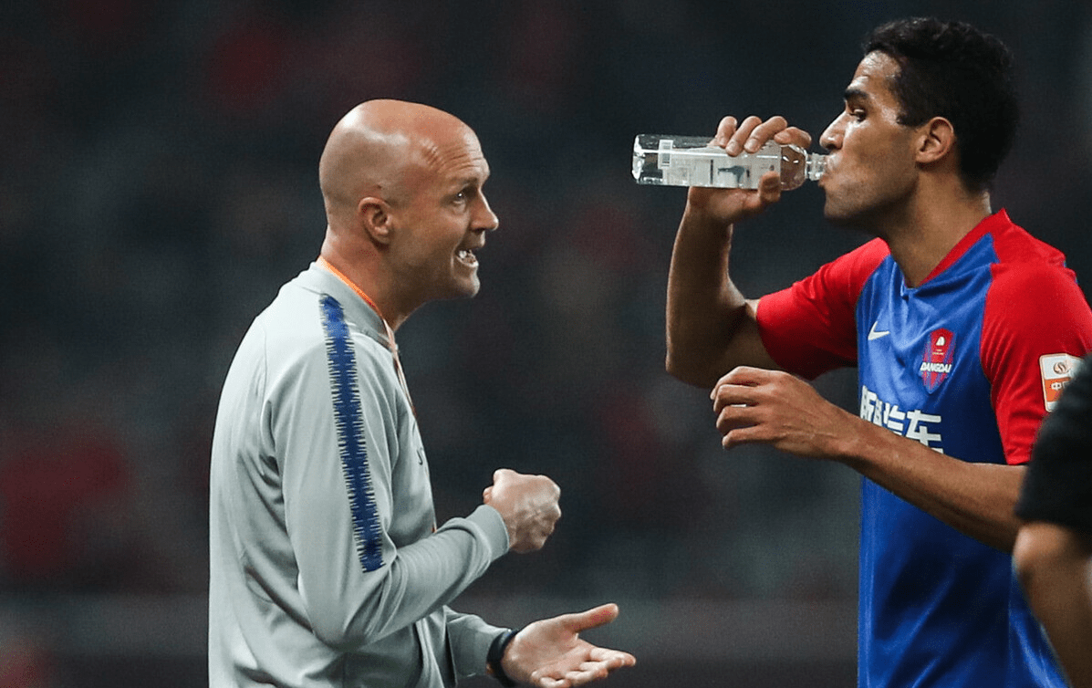 国际比赛日突围战来临，广州队围绕葡超主帅复盘，话题不断，心理建设被强调-爱游戏体育